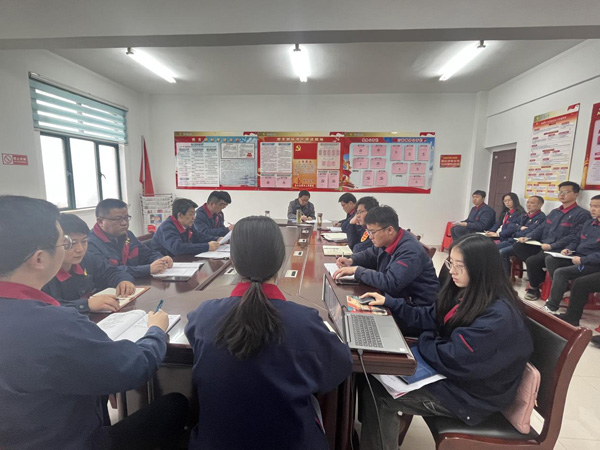 王伍升參加建材公司黨支部黨員大會