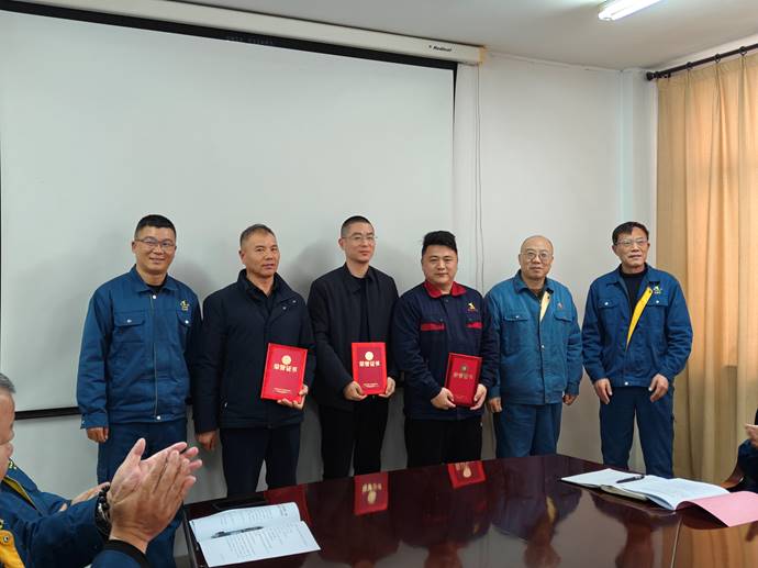 第一事業(yè)部冶化協(xié)力項目部獲銅冠冶化公司“強化意識,防控風險”...